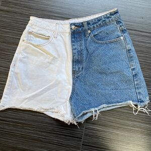 PRINCESS POLLY Jain Two Tone High Rise 5 Pocket Cut Off Denim Jeans Shorts Sz 8